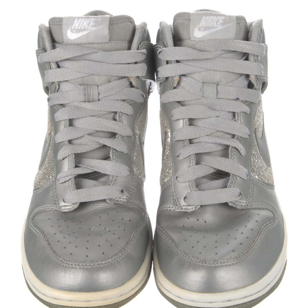 Nike - Picture 3 of 7